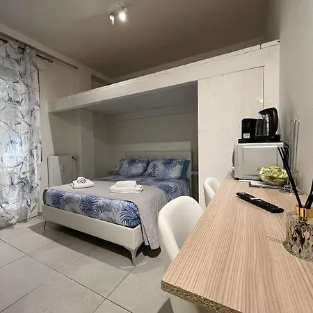 Tiny & Cosy Studio Flat In Como Exterior photo